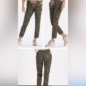 Vuori Women’s Ripstop Hiking Pants Oregano Camo Green Size Med